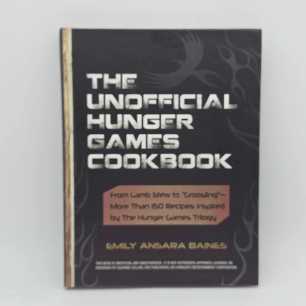 Hunger Games Cookbook‎ All Ages Hardcover Black 150+ Recipes Fan Gift Dystopian